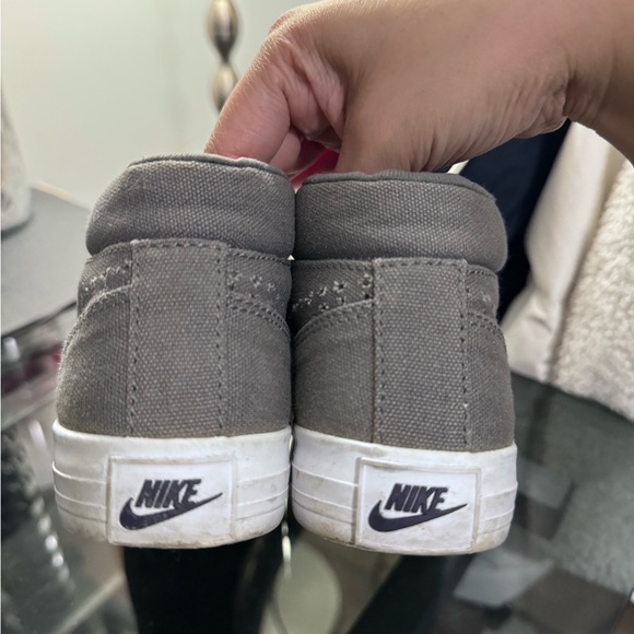 Nike shoes - Picture 4 of 9